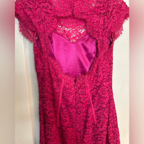 Monique Lhuillier Fuschia lace dress size 4 - Picture 2 of 5